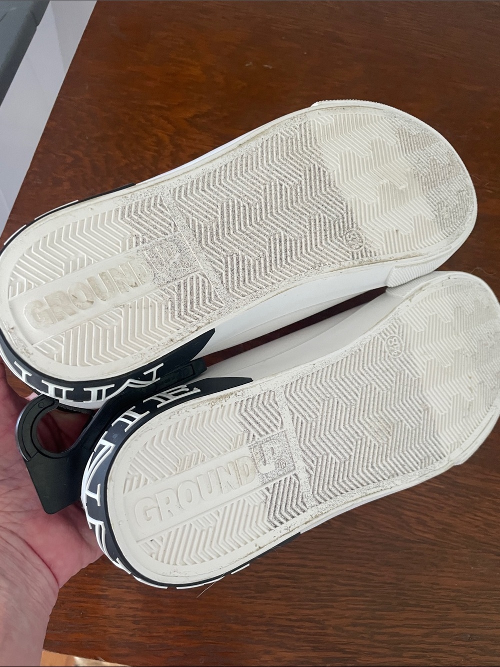 White womens Minnie Mouse sneakers new size 8.5 and 9.5 - Picture 5 of 6